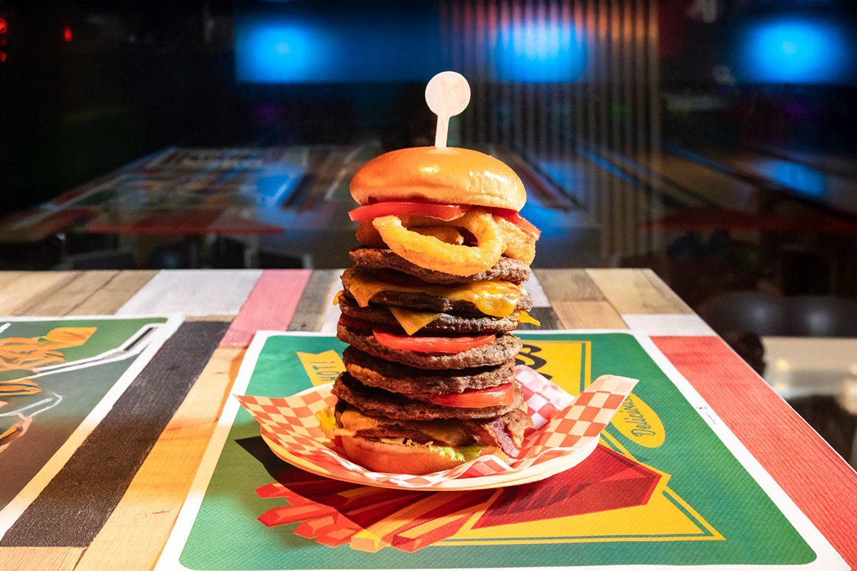 Hamburger del ristorante Play Bowling